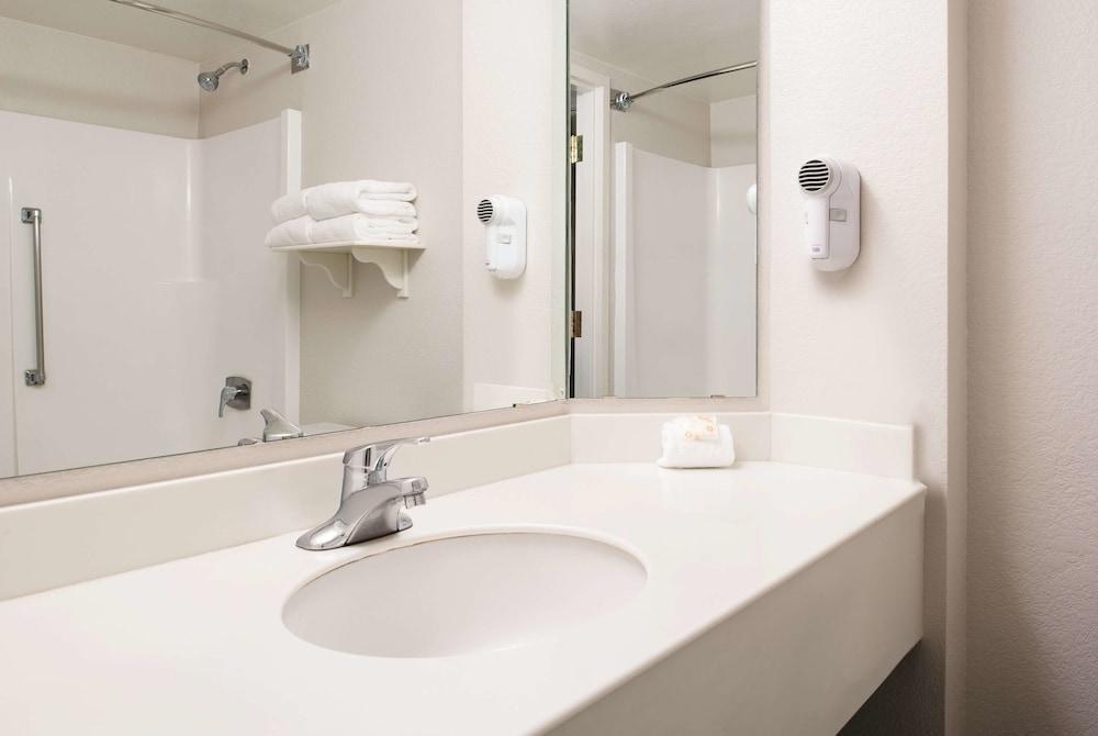 La Quinta By Wyndham Tacoma - Seattle Hotel Екстериор снимка